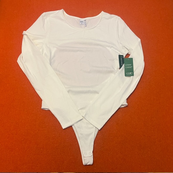 White eco-friendly organic cotton open back long sleeve bodysuit NWT - Picture 3 of 11